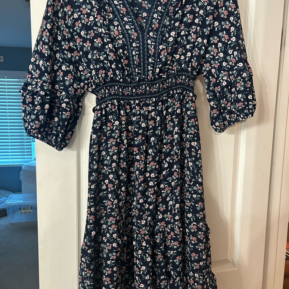 Max Studio Navy Floral Long Sleeve Dress